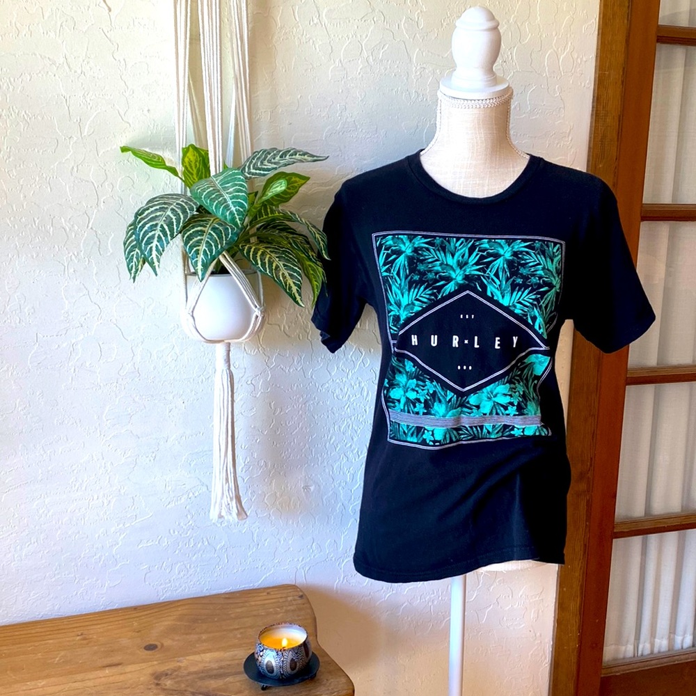 🎉 LIKE NEW 🎉 HURLEY GRAPHIC SURF TEE 🌞🏄‍♀️